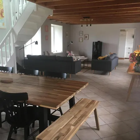 Semesterbostad La Roseauliere