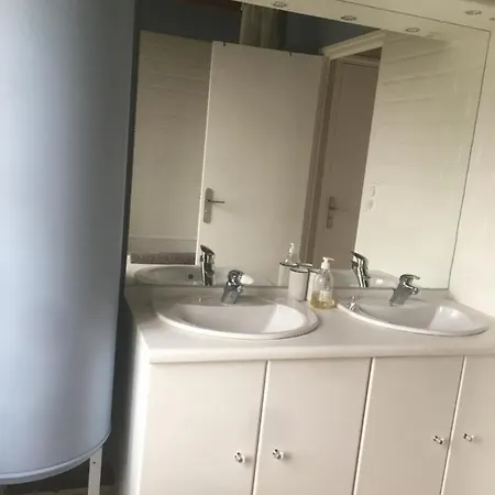 Semesterbostad La Roseauliere