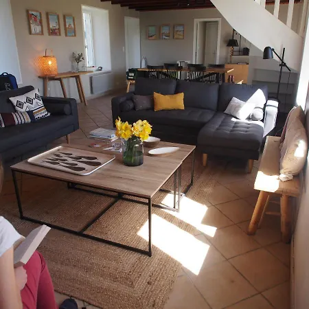 Semesterbostad La Roseauliere *